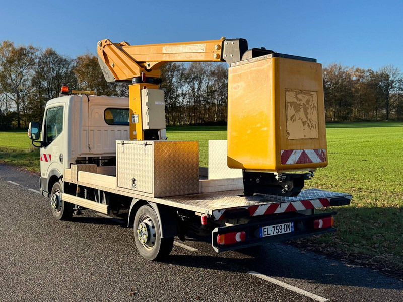 Nissan Cabstar Klubb K26 - Camion avec nacelle: photos 3 Nissan Cabstar Klubb K26 - Camion avec nacelle: photos 3