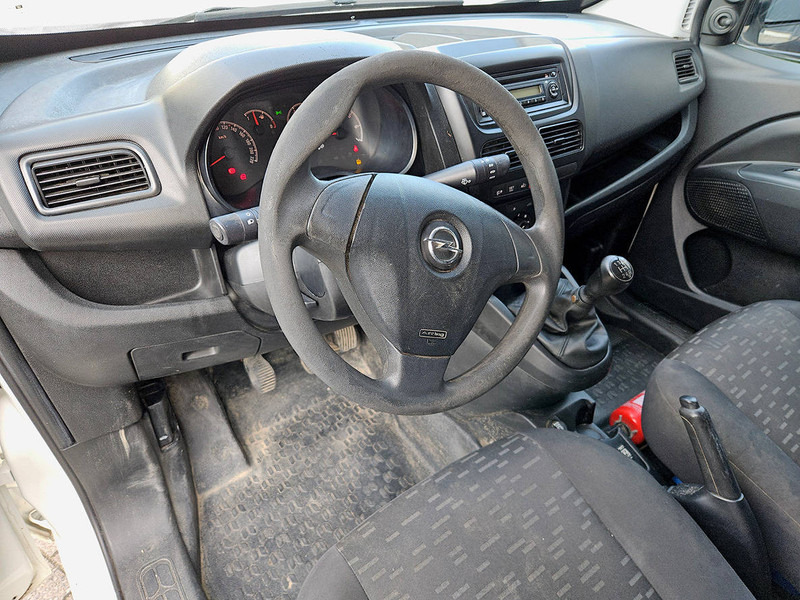 Fourgon utilitaire Opel Combo 1.3 CDTI: photos 19