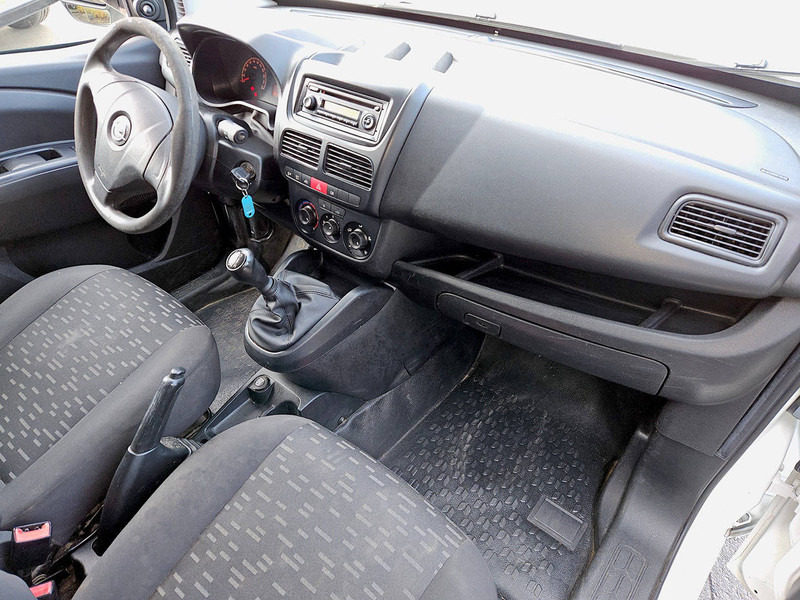 Fourgon utilitaire Opel Combo 1.3 CDTI: photos 13