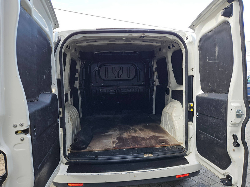 Fourgon utilitaire Opel Combo 1.3 CDTI: photos 16