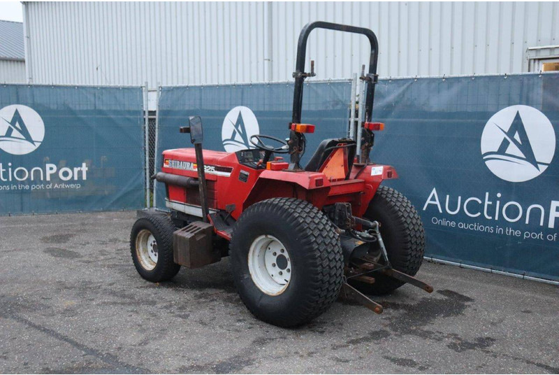 Shibaura S325 - Tracteur agricole: photos 3 Shibaura S325 - Tracteur agricole: photos 3
