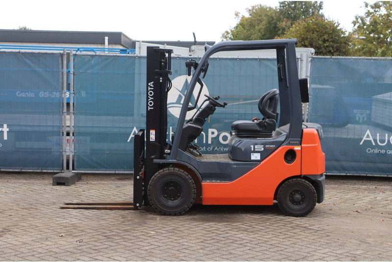 Toyota 42-8FDL15 - Chariot élévateur diesel: photos 2 Toyota 42-8FDL15 - Chariot élévateur diesel: photos 2