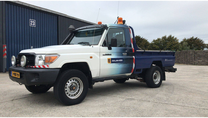 Toyota Land Cruiser - Berline: photos 2 Toyota Land Cruiser - Berline: photos 2