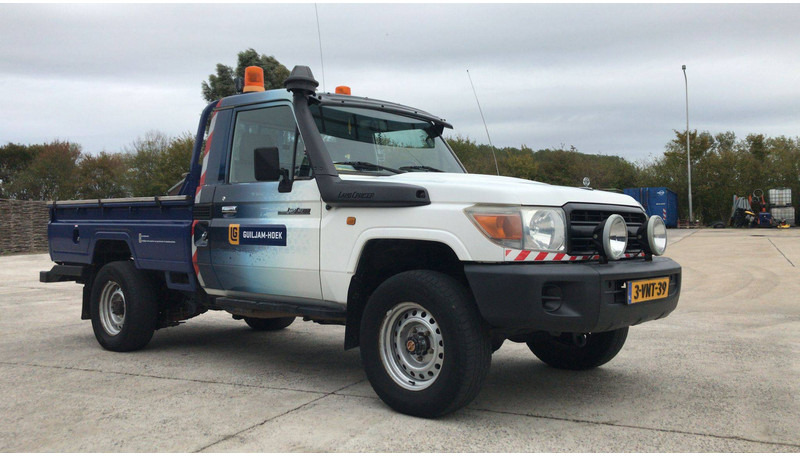 Toyota Land Cruiser - Berline: photos 3 Toyota Land Cruiser - Berline: photos 3