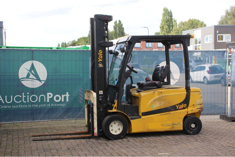 Yale ERP35VL E2645 - Chariot élévateur électrique: photos 1 Yale ERP35VL E2645 - Chariot élévateur électrique: photos 1