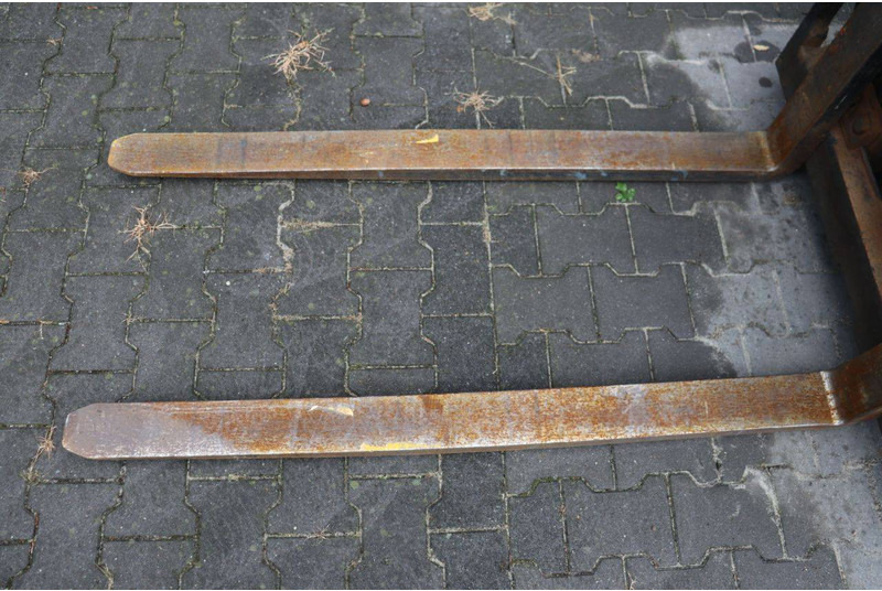 Chariot élévateur à gaz Yale GLP30: photos 9 Chariot élévateur à gaz Yale GLP30: photos 9