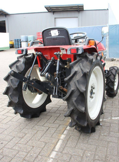 Yanmar F-200 - Tracteur agricole: photos 5 Yanmar F-200 - Tracteur agricole: photos 5