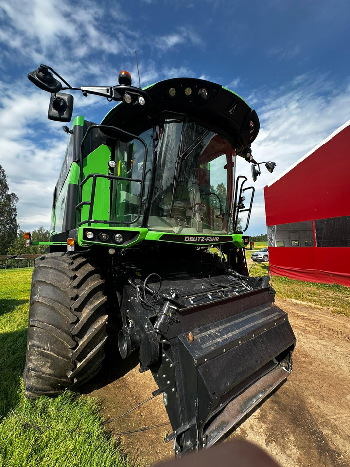 DEUTZ-FAHR C 9306 TS - Moissonneuse-batteuse: photos 2 DEUTZ-FAHR C 9306 TS - Moissonneuse-batteuse: photos 2