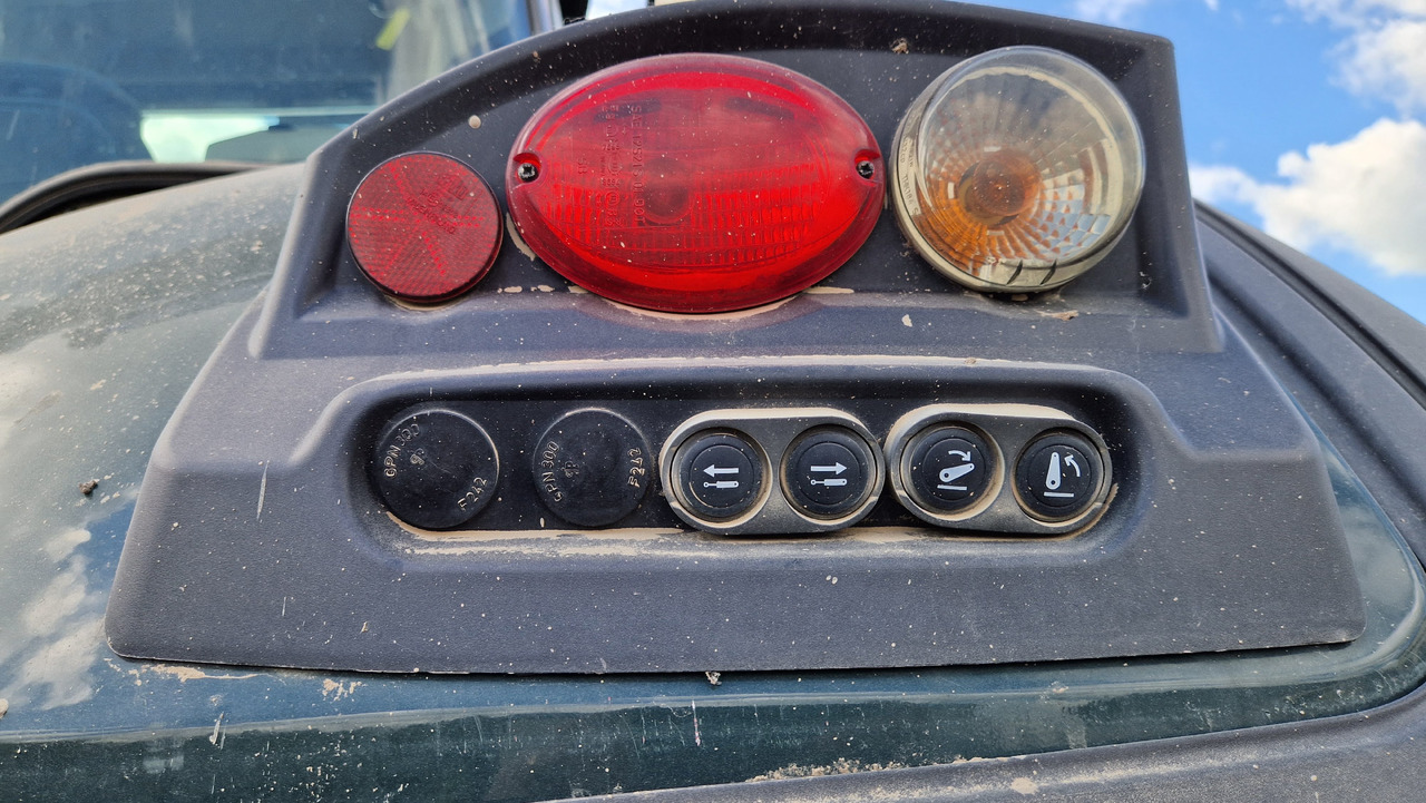 Tracteur agricole Massey Ferguson 8737: photos 13 Tracteur agricole Massey Ferguson 8737: photos 13