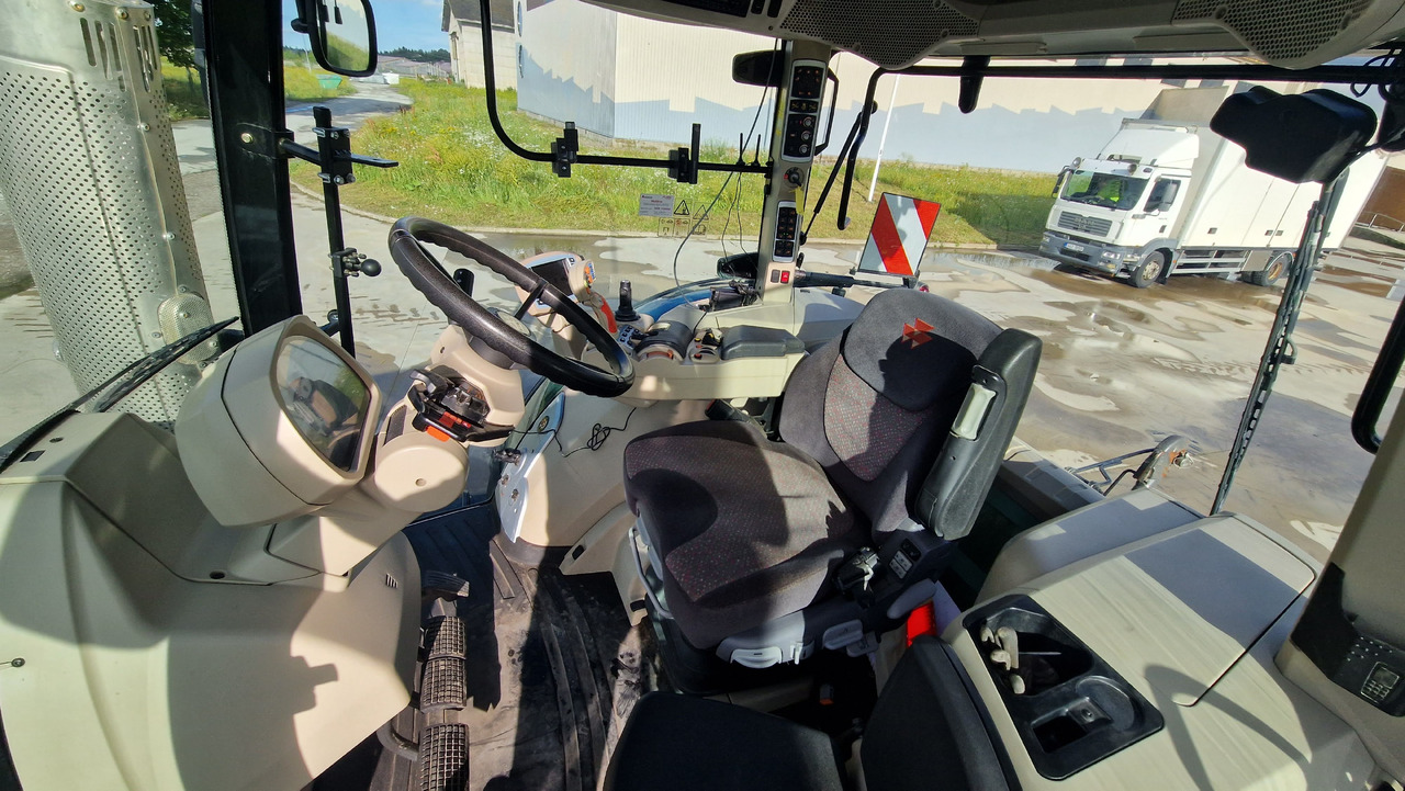 Tracteur agricole Massey Ferguson 8737: photos 31 Tracteur agricole Massey Ferguson 8737: photos 31