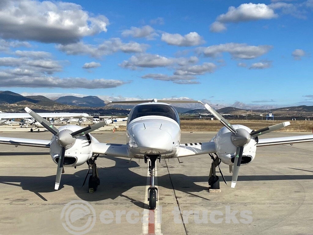 2008 Diamond DA42 Twin Star-Airplane - Équipement aéroportuaire: photos 4 2008 Diamond DA42 Twin Star-Airplane - Équipement aéroportuaire: photos 4