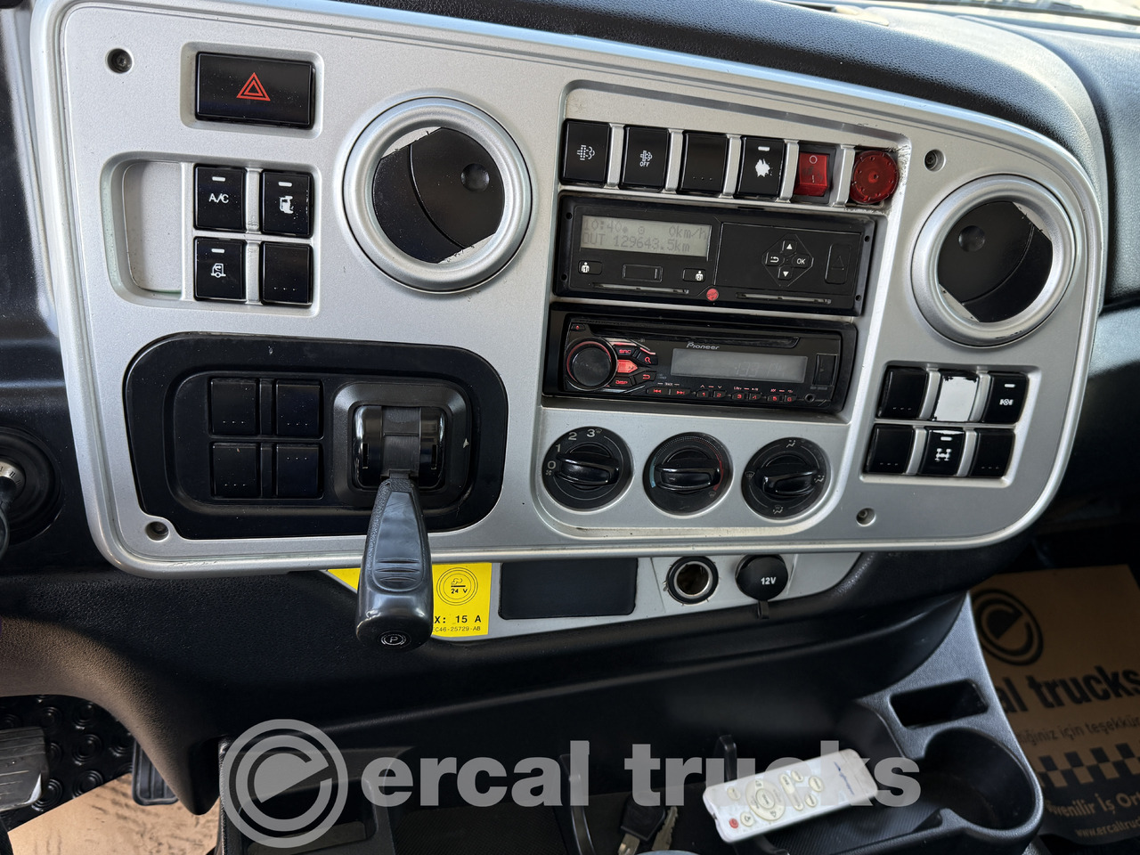 Camion benne FORD 2017 FORD CARGO 4142 D /  MANUAL-AC -EURO6-8X4-HARDOX TIPPER: photos 25