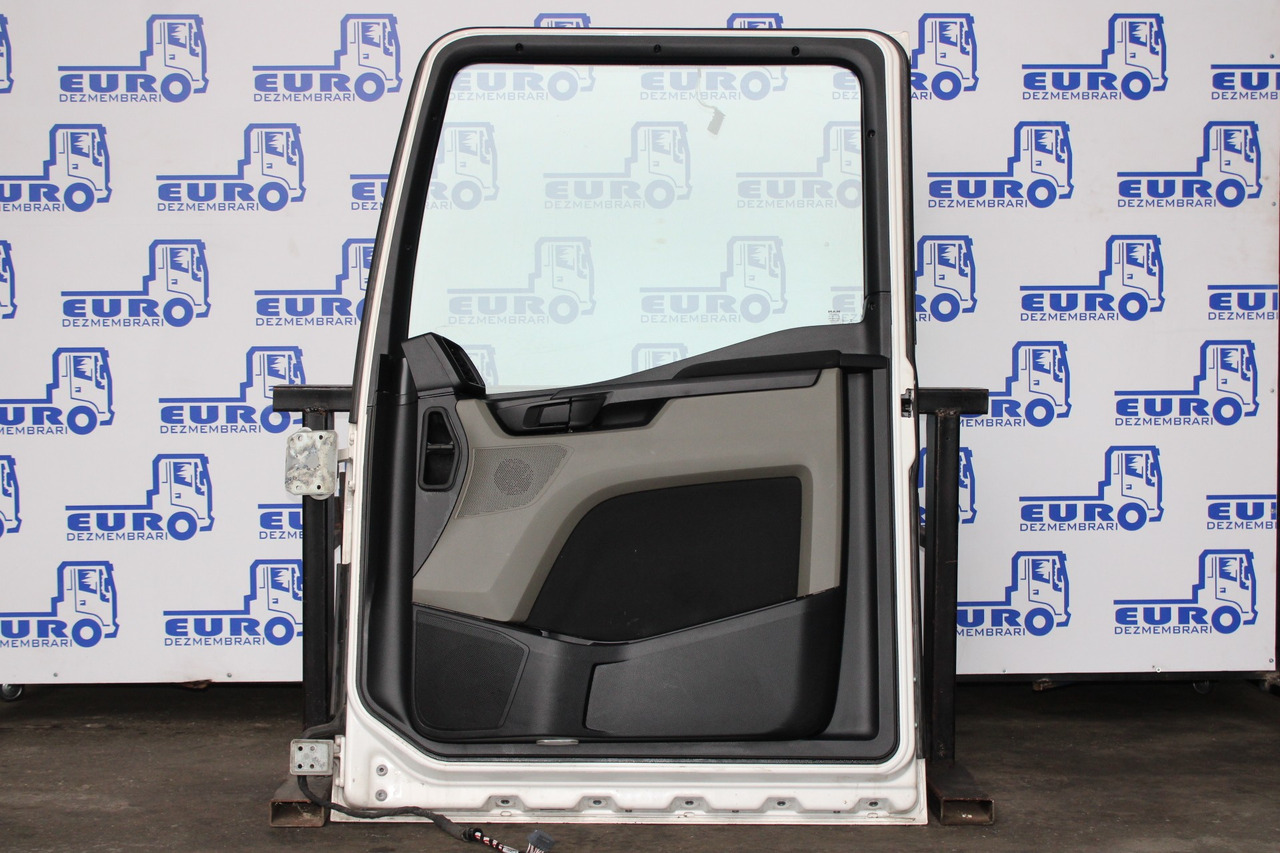 USA DREAPTA MAN TGX TG3 81.62600.4138 81.62600.4142 - Portière et pièces pour Camion: photos 1 USA DREAPTA MAN TGX TG3 81.62600.4138 81.62600.4142 - Portière et pièces pour Camion: photos 1