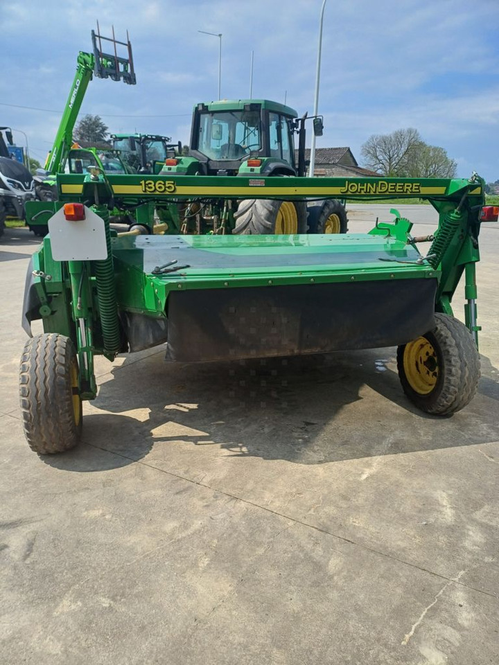 John Deere 1365 - Faucheuse: photos 1 John Deere 1365 - Faucheuse: photos 1