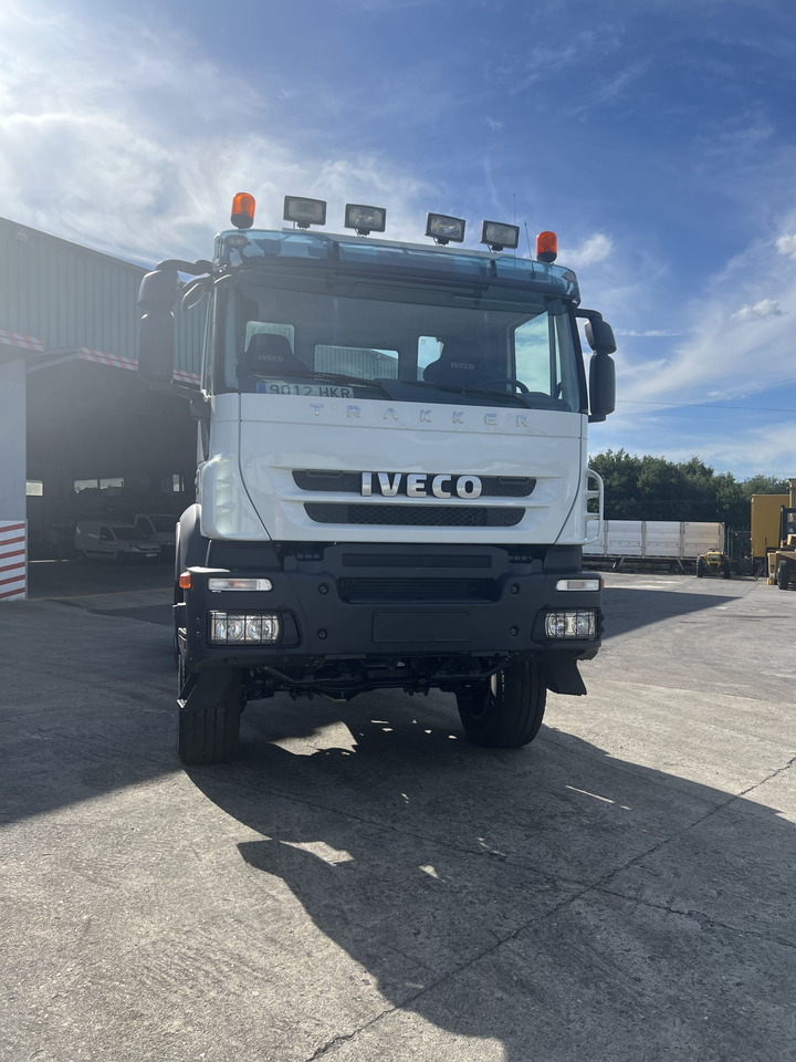 CAMION VOLQUETE IVECO TRAKKER 450 6X6 - Camion benne: photos 2 CAMION VOLQUETE IVECO TRAKKER 450 6X6 - Camion benne: photos 2