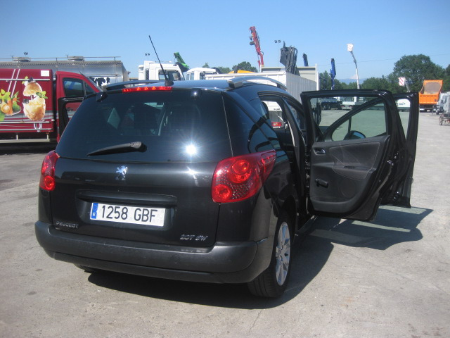 PEUGEOT 207 SW - Voiture: photos 1 PEUGEOT 207 SW - Voiture: photos 1