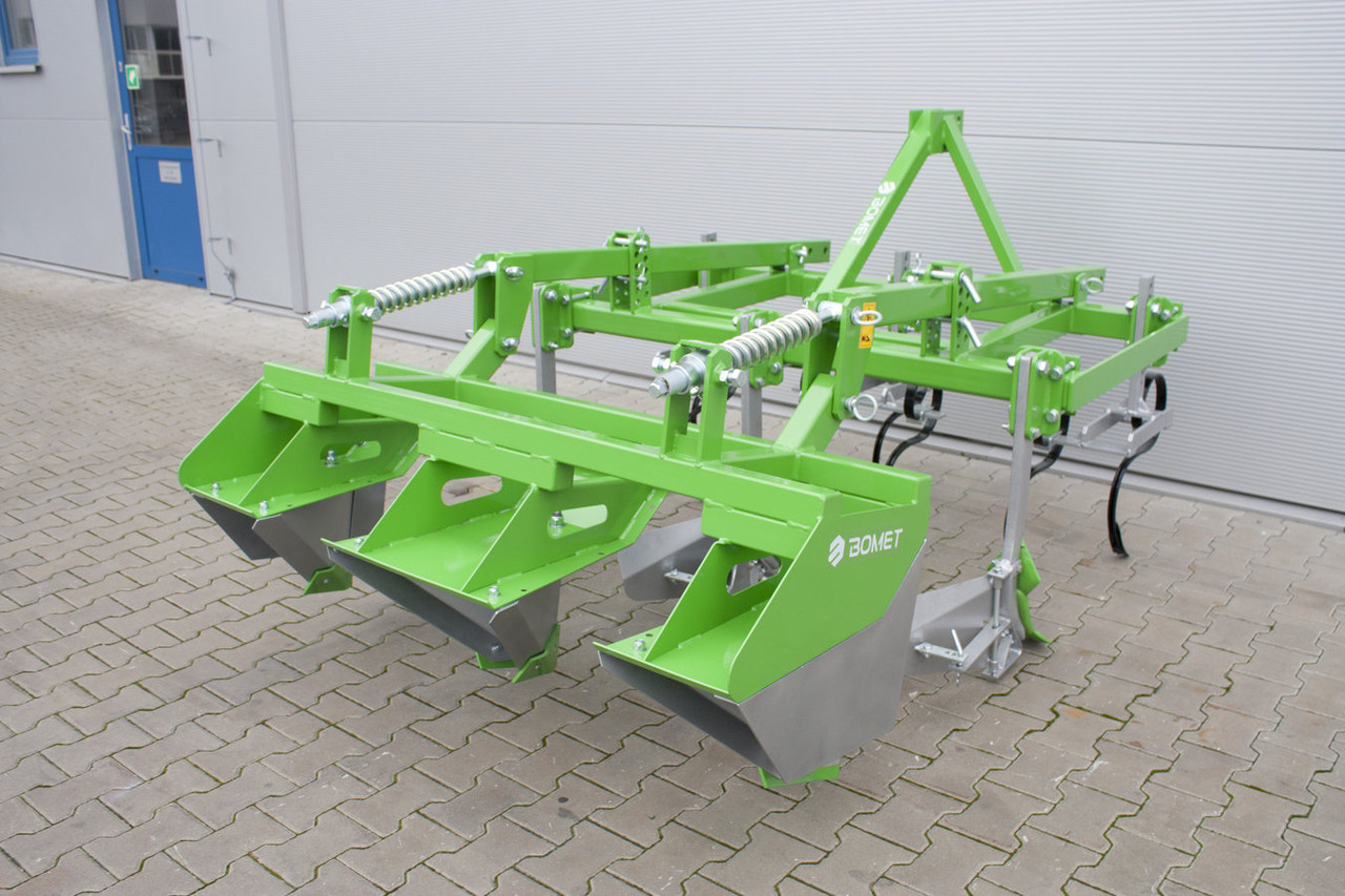 BOMET Obsypnik do ziemniaków z przystawką profilujacą radliny / Kartoffelhäufler mit Zusatzgerät zur Dammformung / Окучники для возделывания картофеля с приставкой, профилирующей гребни / Potato ridging plo - Bineuse: photos 3 BOMET Obsypnik do ziemniaków z przystawką profilujacą radliny / Kartoffelhäufler mit Zusatzgerät zur Dammformung / Окучники для возделывания картофеля с приставкой, профилирующей гребни / Potato ridging plo - Bineuse: photos 3