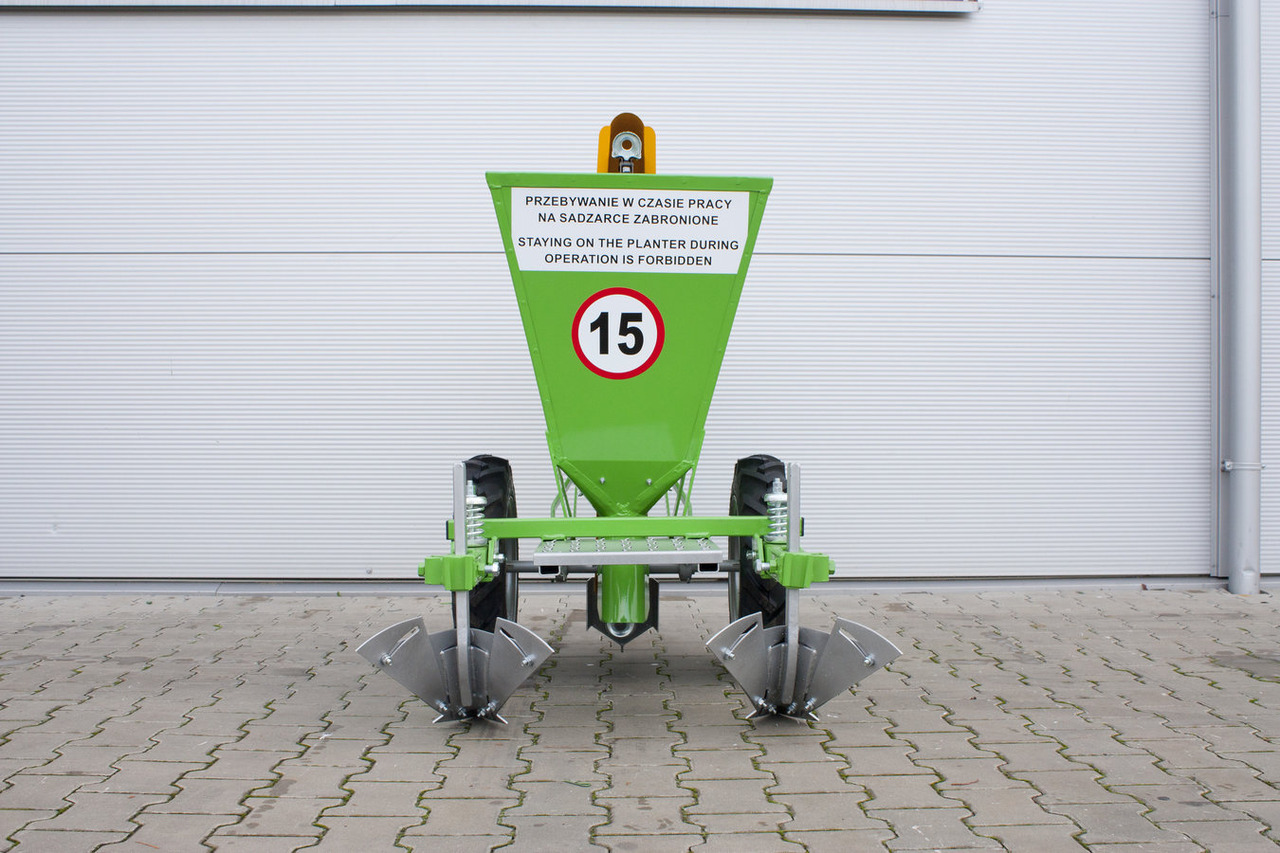 Bomet Sadzarka jednorzędowa / Einreihige Pflanzmaschine / Single row planter / Однорядная сеялка - Planteuse de pommes de terre: photos 2 Bomet Sadzarka jednorzędowa / Einreihige Pflanzmaschine / Single row planter / Однорядная сеялка - Planteuse de pommes de terre: photos 2
