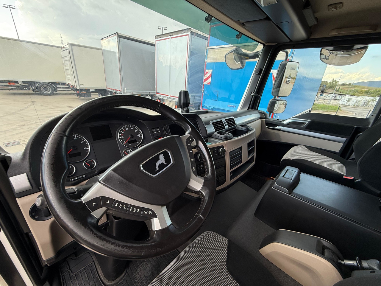 MAN 12.220 BL TGL E6 (Van) - Camion fourgon: photos 5 MAN 12.220 BL TGL E6 (Van) - Camion fourgon: photos 5