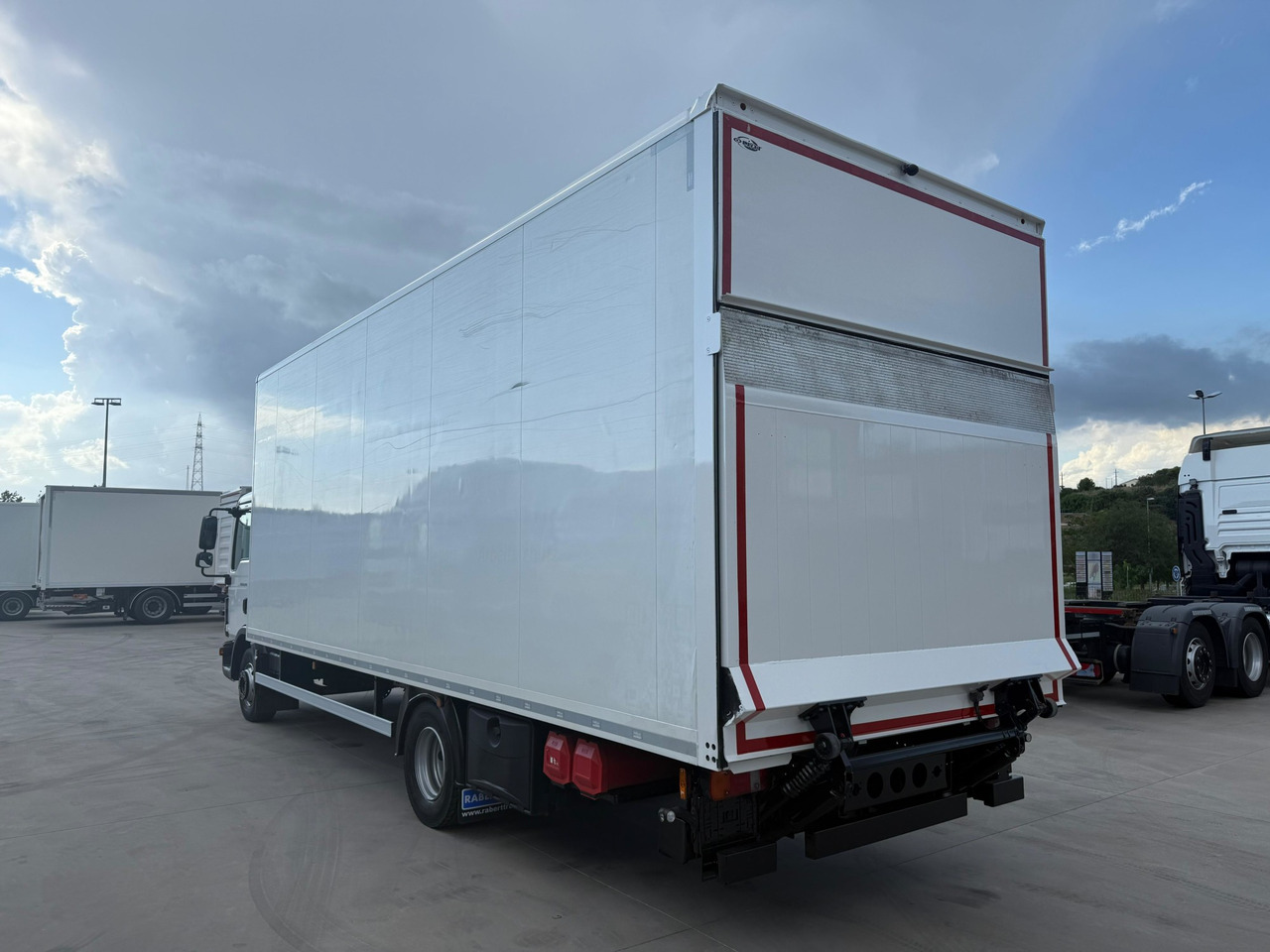 MAN 12.220 BL TGL E6 (Van) - Camion fourgon: photos 4 MAN 12.220 BL TGL E6 (Van) - Camion fourgon: photos 4