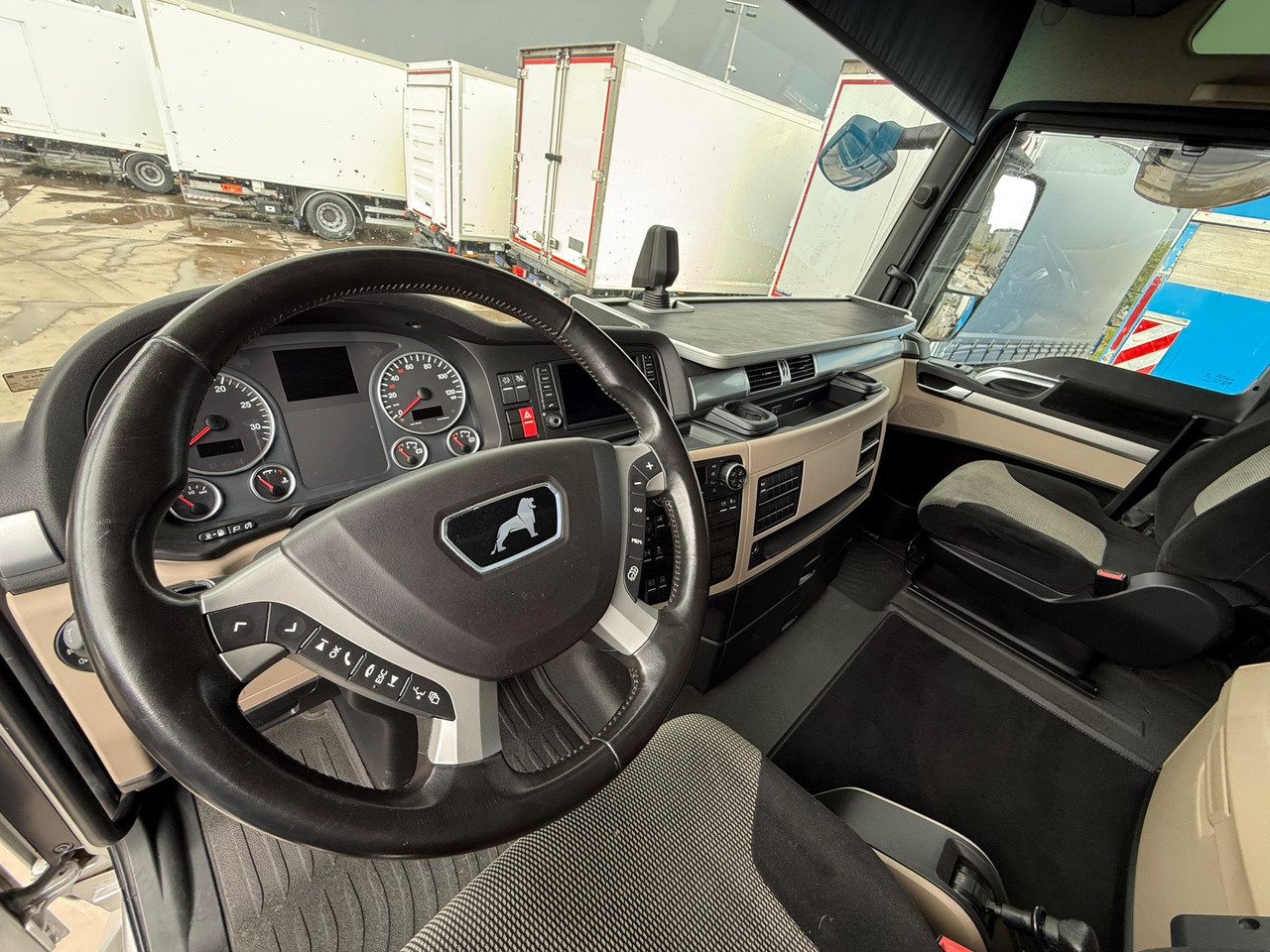 MAN 18.430 LL TGX E6 (Tauliner) - Camion à rideaux coulissants: photos 5 MAN 18.430 LL TGX E6 (Tauliner) - Camion à rideaux coulissants: photos 5