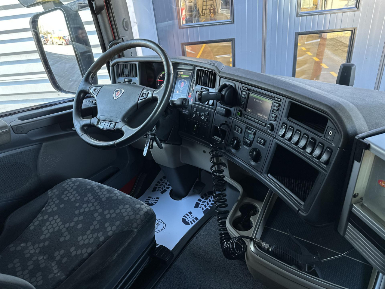 Photo d'intérieur 1: Tracteur routier SCANIA R 450 LA4x2MNA