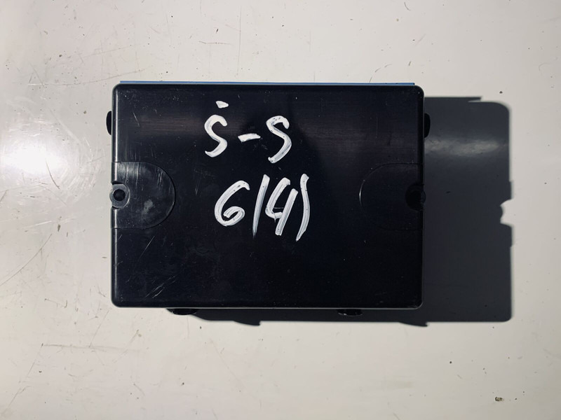 Iveco STRALIS 6 - Bloc de gestion: photos 2 Iveco STRALIS 6 - Bloc de gestion: photos 2