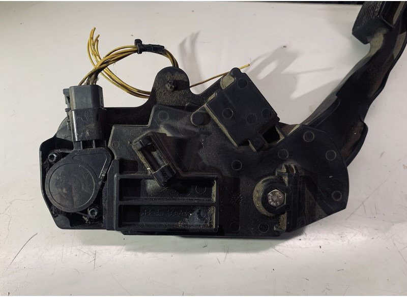 Renault PREMIUM - Pédale: photos 1 Renault PREMIUM - Pédale: photos 1