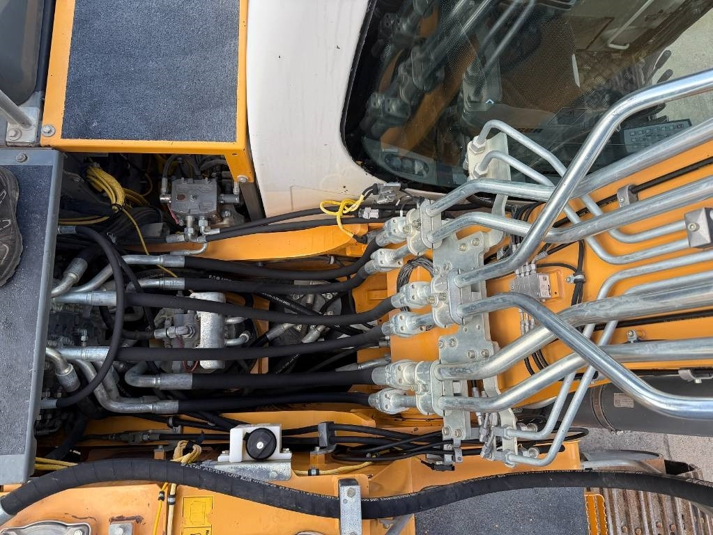 Pelle de démolition Liebherr R922 LC car dismantler: photos 29 Pelle de démolition Liebherr R922 LC car dismantler: photos 29