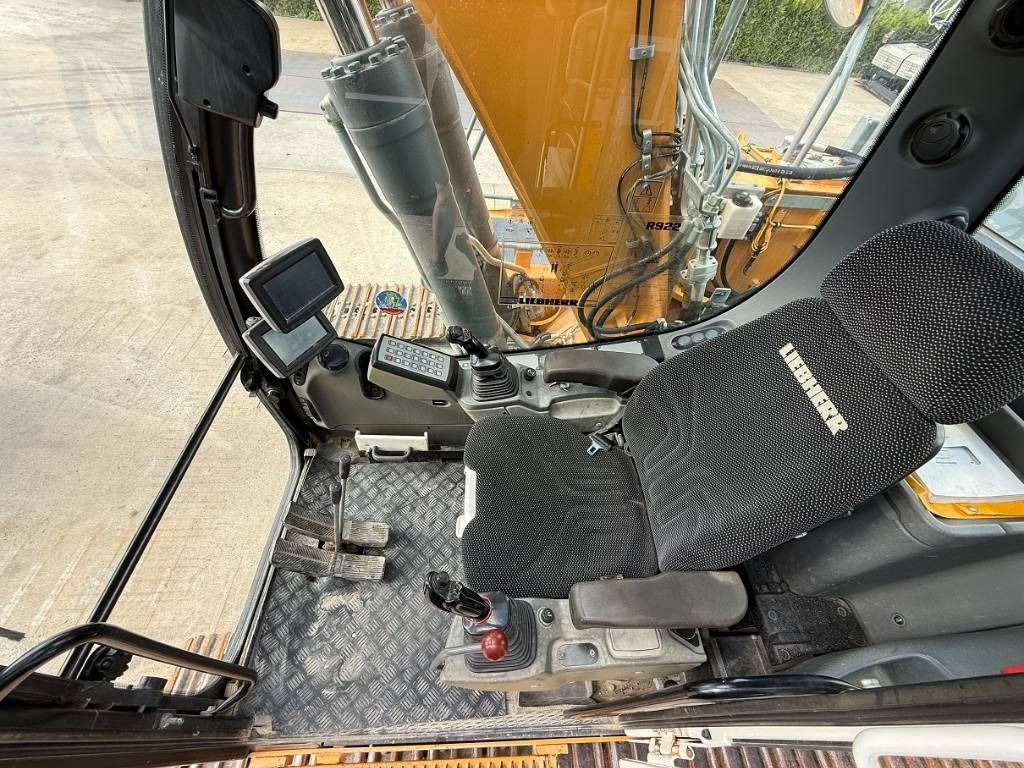 Pelle de démolition Liebherr R922 LC car dismantler: photos 24 Pelle de démolition Liebherr R922 LC car dismantler: photos 24