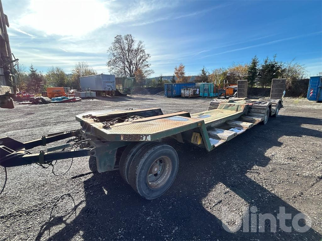 Ebert DAT 24000 (2000) 24t - Remorque porte-engin surbaissée: photos 1 Ebert DAT 24000 (2000) 24t - Remorque porte-engin surbaissée: photos 1