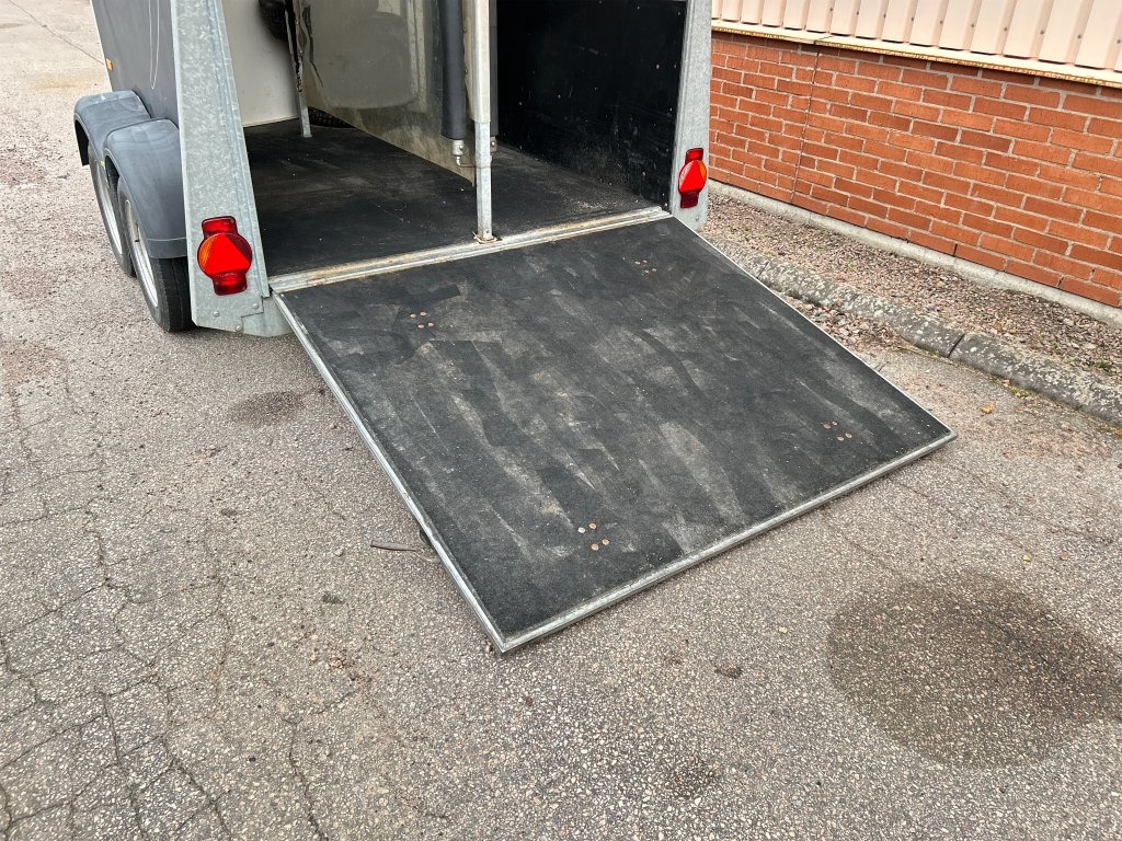 HUMBAUR HP TA G VD - Van chevaux: photos 5 HUMBAUR HP TA G VD - Van chevaux: photos 5