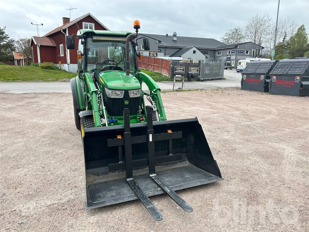 JOHN DEERE 320R - Tracteur agricole: photos 3 JOHN DEERE 320R - Tracteur agricole: photos 3