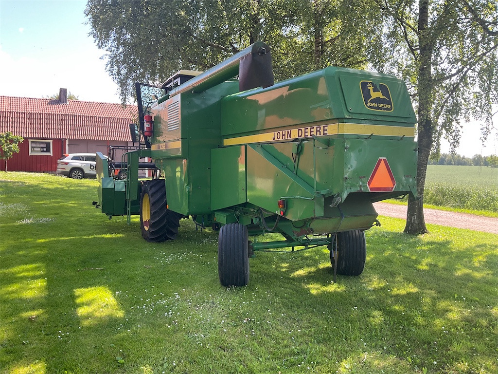 John Deere 1052 - Moissonneuse-batteuse: photos 2 John Deere 1052 - Moissonneuse-batteuse: photos 2