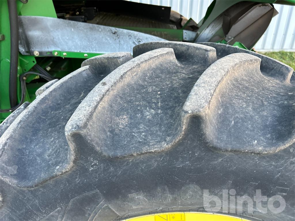 Moissonneuse-batteuse John Deere T 560 HM (2010): photos 18 Moissonneuse-batteuse John Deere T 560 HM (2010): photos 18