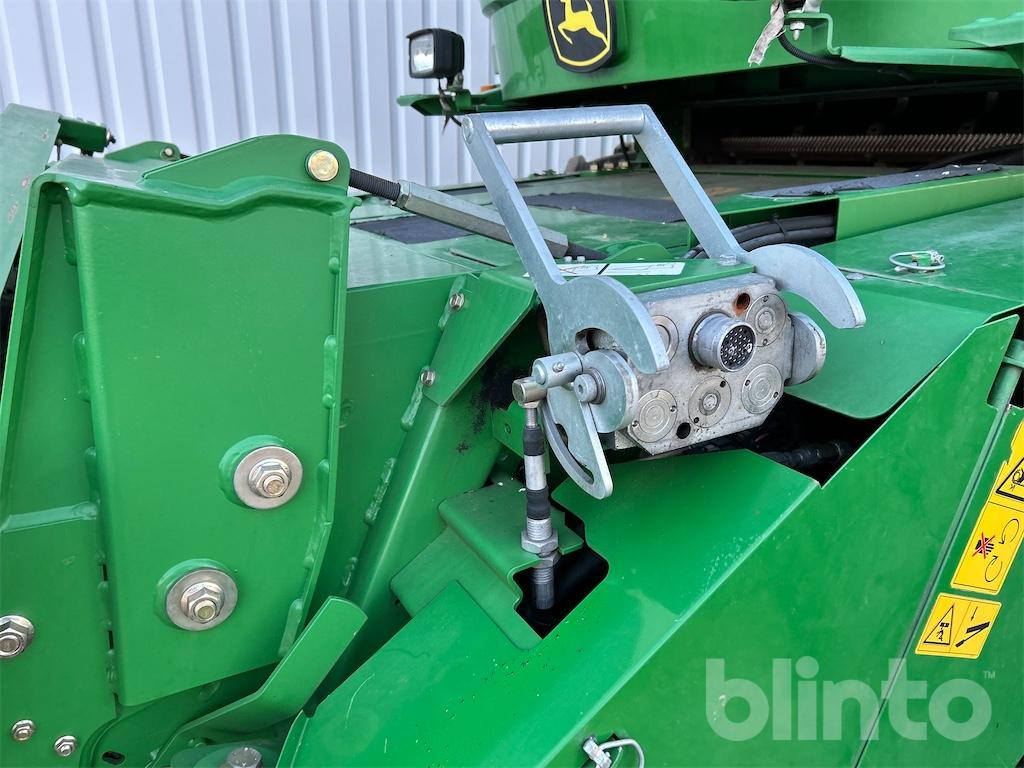 Moissonneuse-batteuse John Deere T 560 HM (2010): photos 10 Moissonneuse-batteuse John Deere T 560 HM (2010): photos 10