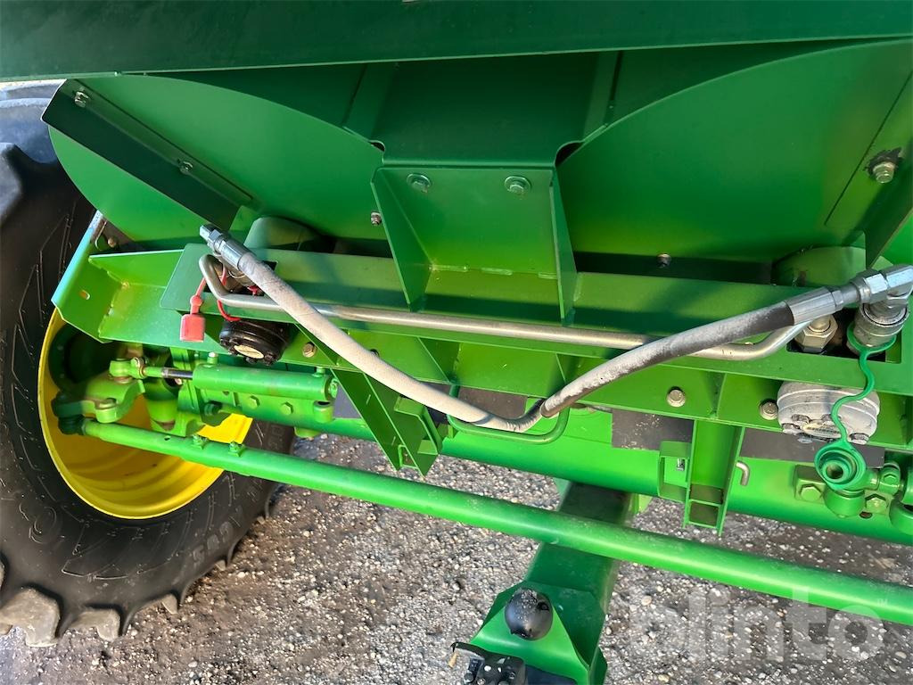 Moissonneuse-batteuse John Deere T 560 HM (2010): photos 30 Moissonneuse-batteuse John Deere T 560 HM (2010): photos 30