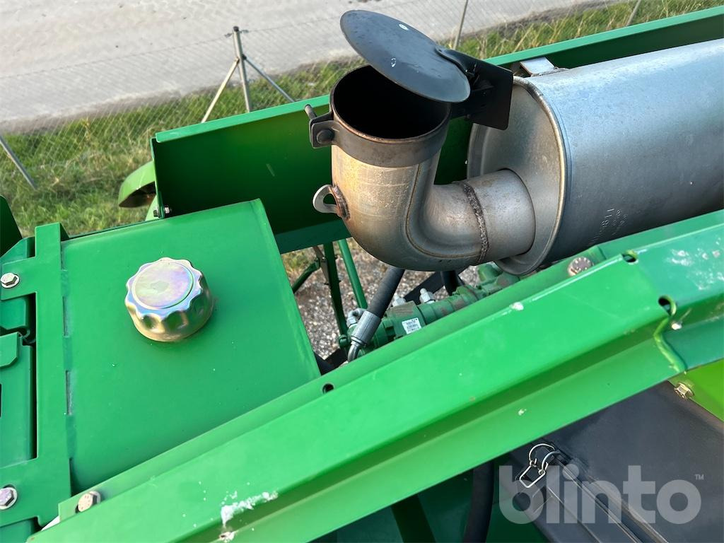 Moissonneuse-batteuse John Deere T 560 HM (2010): photos 50 Moissonneuse-batteuse John Deere T 560 HM (2010): photos 50