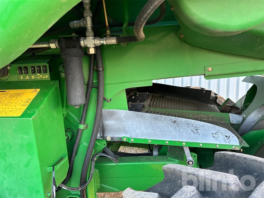 Moissonneuse-batteuse John Deere T 560 HM (2010): photos 20 Moissonneuse-batteuse John Deere T 560 HM (2010): photos 20