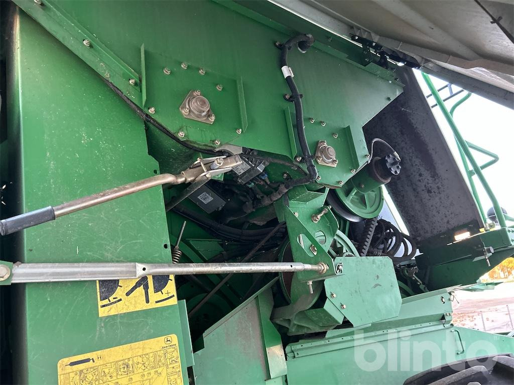 Moissonneuse-batteuse John Deere T 560 HM (2010): photos 39 Moissonneuse-batteuse John Deere T 560 HM (2010): photos 39