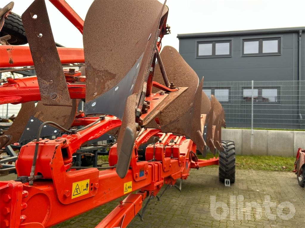 Kuhn Challenger 8-scharig (2014) - Charrue: photos 3 Kuhn Challenger 8-scharig (2014) - Charrue: photos 3