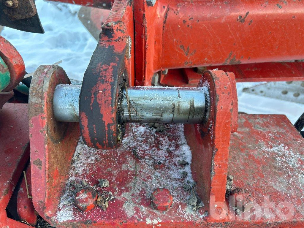 Charrue Kverneland PB8 6-skär: photos 31
