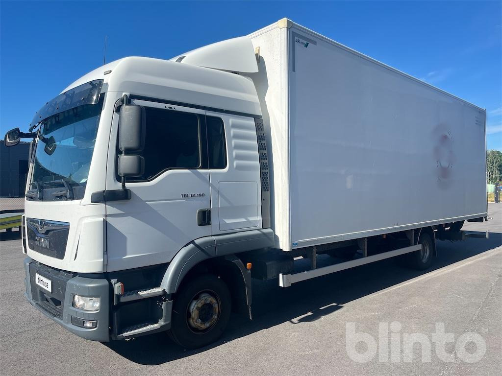 MAN - Camion fourgon: photos 1 MAN - Camion fourgon: photos 1