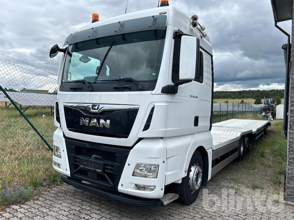 MAN TGX 26.460 mit Trailer für Baumaschinen (2017) - Camion porte-voitures: photos 1 MAN TGX 26.460 mit Trailer für Baumaschinen (2017) - Camion porte-voitures: photos 1
