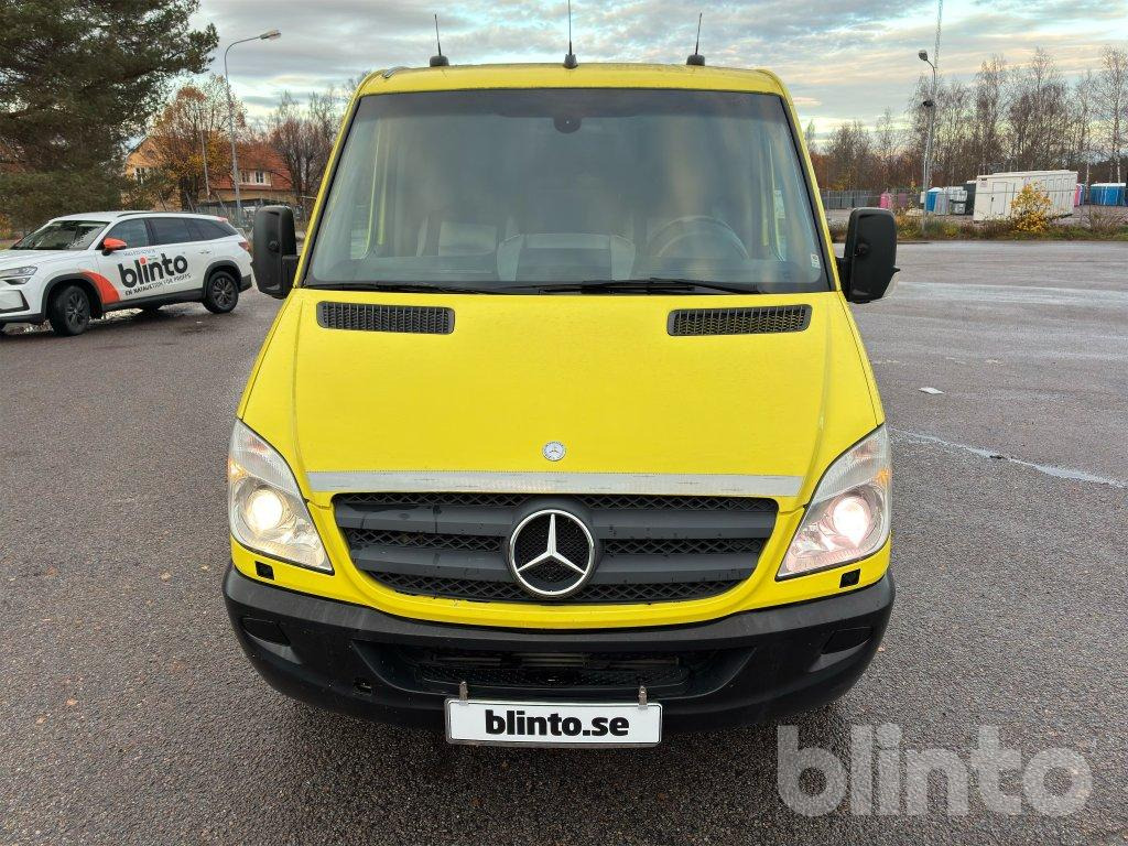 MERCEDES-BENZ - Fourgon utilitaire: photos 2 MERCEDES-BENZ - Fourgon utilitaire: photos 2