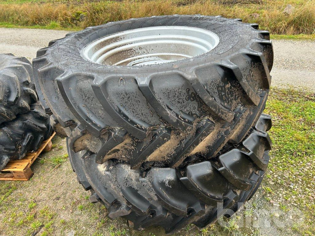 Mitas 600/65 R38 - Roue complète pour Tracteur agricole: photos 1 Mitas 600/65 R38 - Roue complète pour Tracteur agricole: photos 1