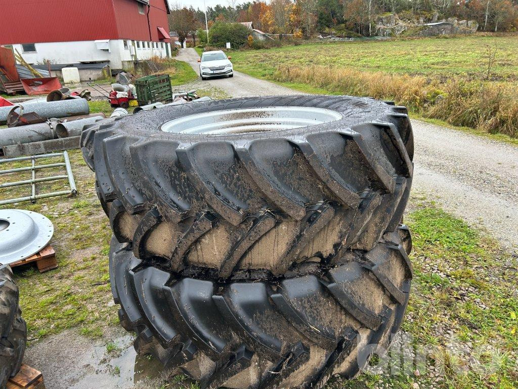 Mitas 600/65 R38 - Roue complète pour Tracteur agricole: photos 2 Mitas 600/65 R38 - Roue complète pour Tracteur agricole: photos 2