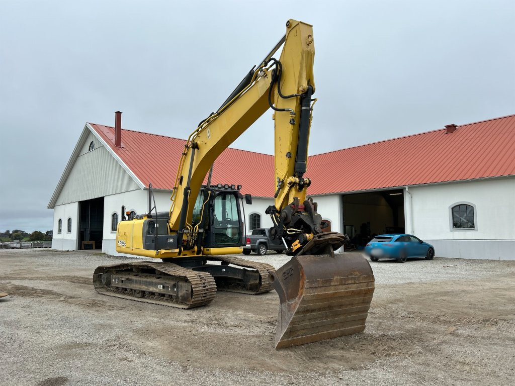 New Holland Kobelco E215C - Pelle sur chenille: photos 4 New Holland Kobelco E215C - Pelle sur chenille: photos 4
