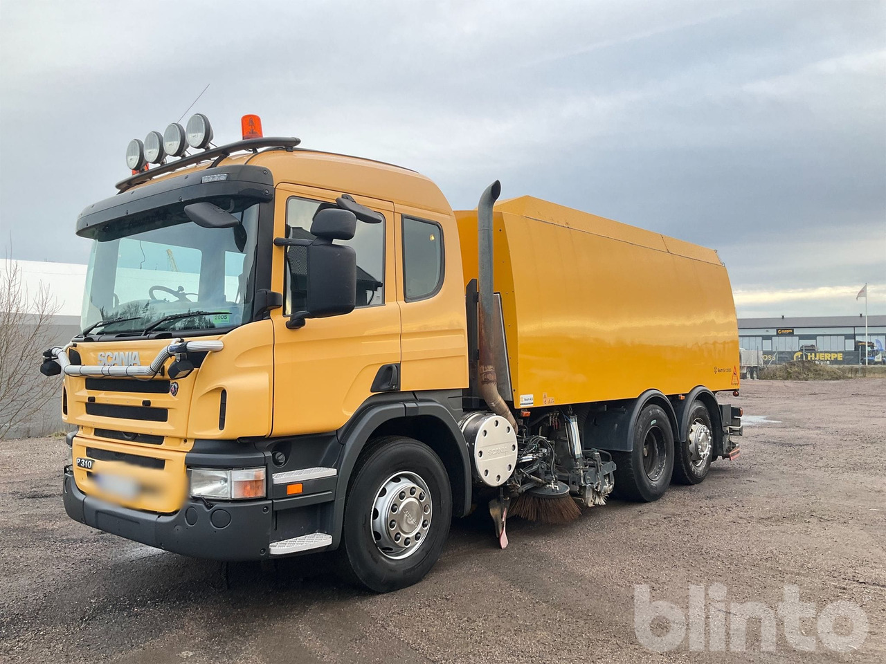 SCANIA P310 DB6X2 4MNB - Balayeuse de voirie: photos 2 SCANIA P310 DB6X2 4MNB - Balayeuse de voirie: photos 2