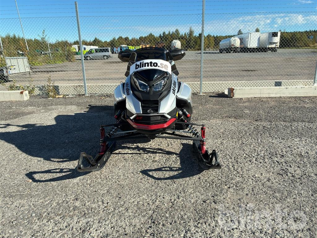 SKI-DOO Renegade X RS 900 ACE Turbo R - Quadricycle: photos 2 SKI-DOO Renegade X RS 900 ACE Turbo R - Quadricycle: photos 2